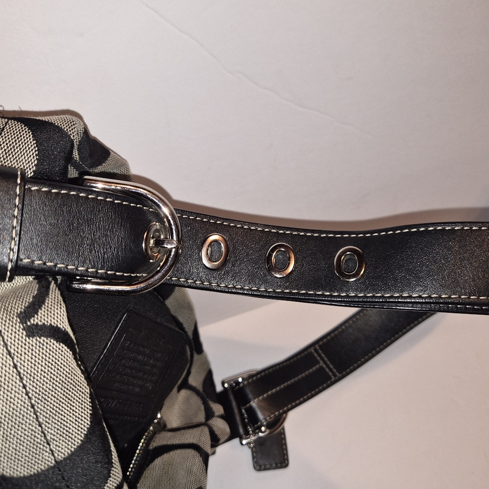 Coach Black and Grey Signature Shoulder Bag - Picture 8 of 12